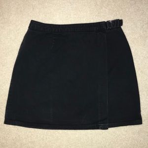 GAP Navy Wrap Skirt (Size 6)